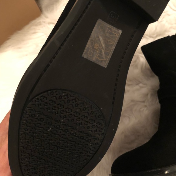 Le Chateau boots - Picture 5 of 5